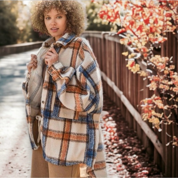 POL Plaid Shirt Jacket Shacket - Picture 3 of 10